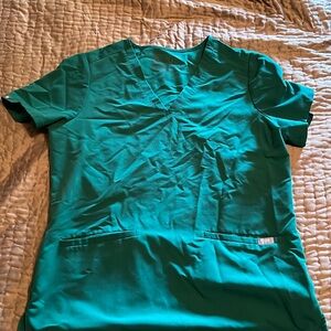 Figs hunter green casma top